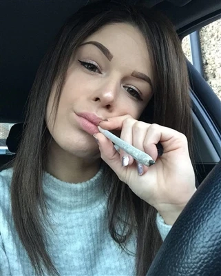 Lance une gamme de pré-rolls de cannabis premium : -qualité testée en laborat...